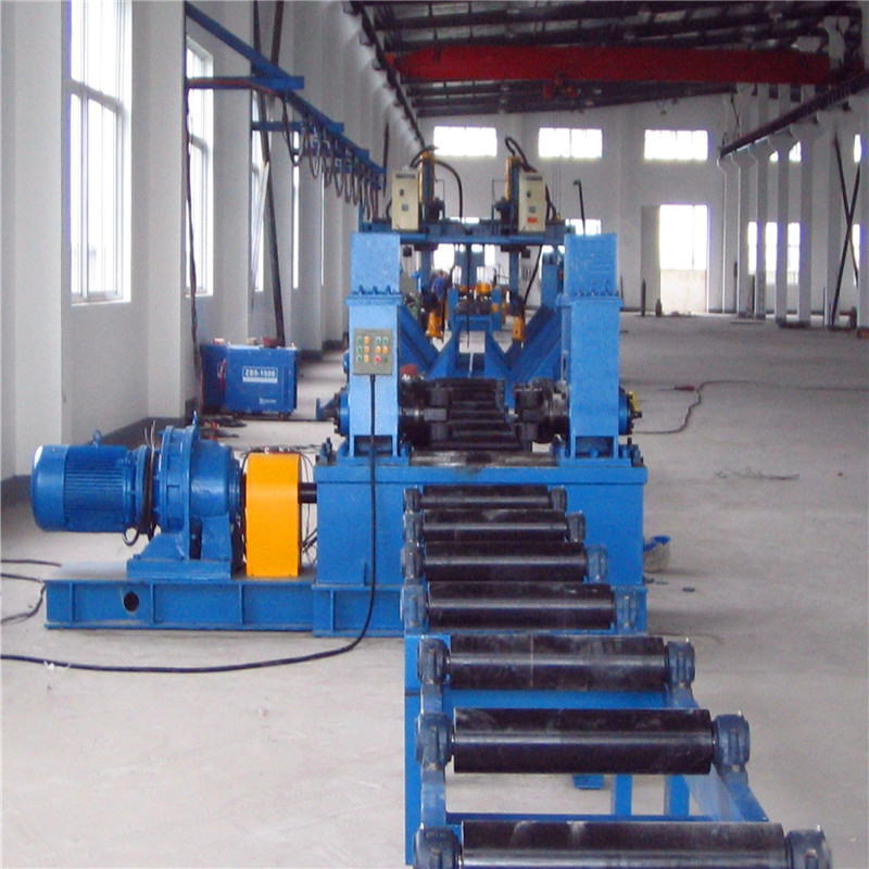 Machine automatique de redressement et de soudure de poutre en H de haute précision pour l'équipement de fabrication de structure métallique